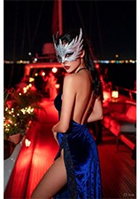 Cơn cuồng phong dưới mặt nạ